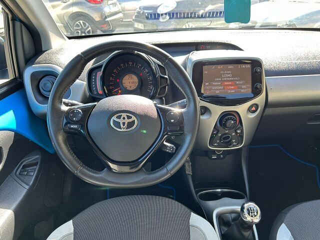 TOYOTA AYGO 1.0 XPLAY SPANISH LHD IN SPAIN 25000 MILES SUPERB 2017